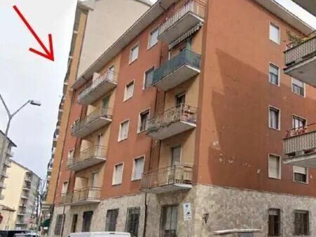 Via Caduti della Libertà 11 5 vani 74mq