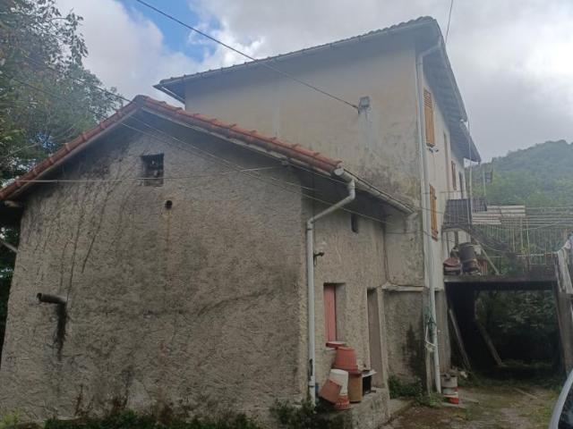 Via Calcinara di Torbi 19 10 vani 240mq