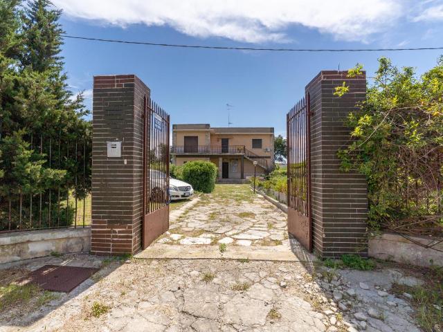 Via Camaiore 2 5 vani 458mq