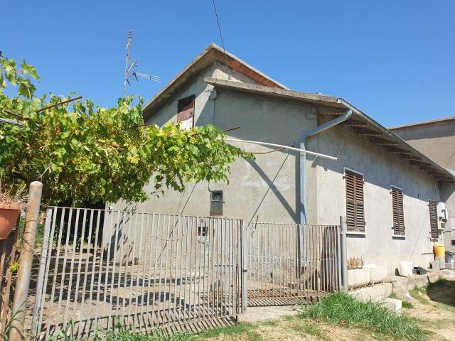 Via Campo della Fiera 60 quadrilocale 80mq