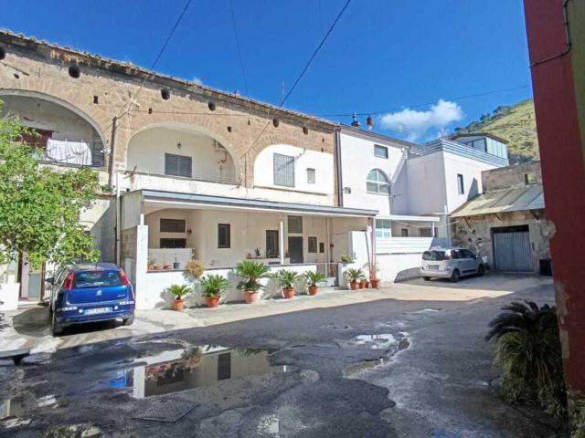 via campanile del´orco 1 trilocale 80mq