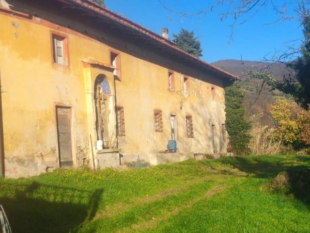 Via Campasselva 12 vani 600mq