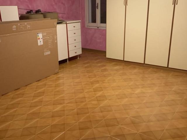 via canal bianco inferiore 30 8 vani 300mq