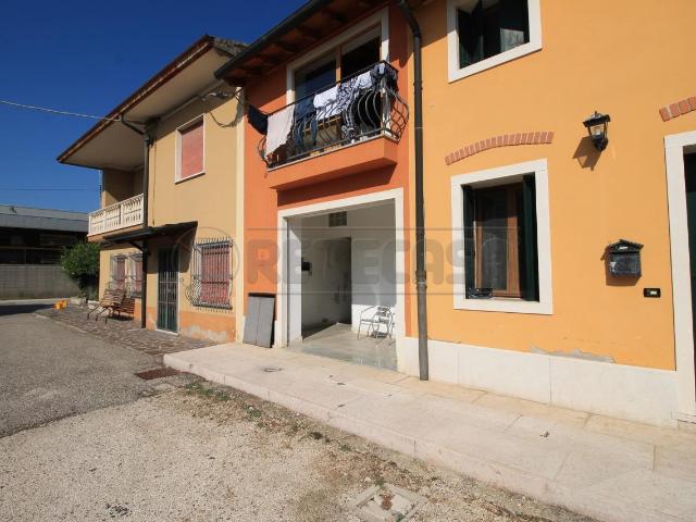 Via Canova 6 trilocale 70mq