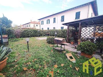 Via Carducci ROSIGNANO SOLVAY 5 vani 110mq