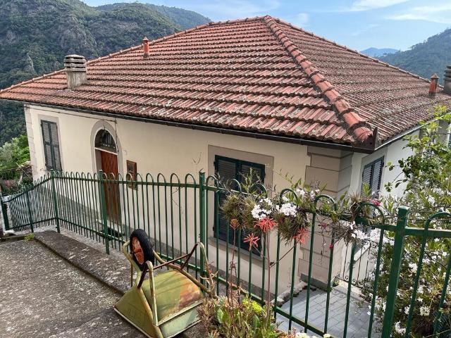 Via Carotole 7 9 vani 150mq