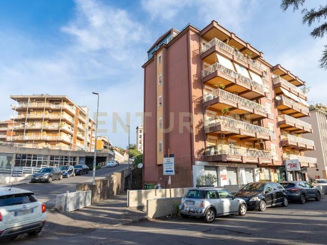 Via Carnazza 81 monolocale 120mq