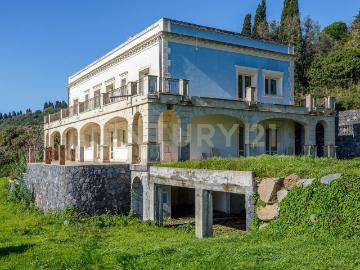 Via Casalrosato 19 12 vani 750mq