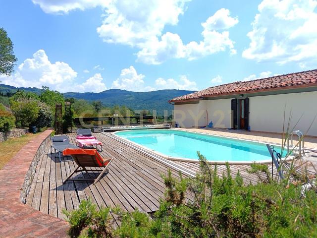 Via Case Raspini 2 8 vani 180mq