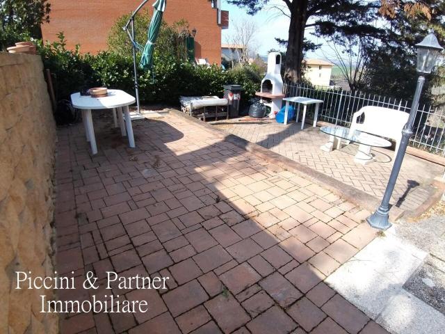 Via Casina Nova 20 6 vani 150mq
