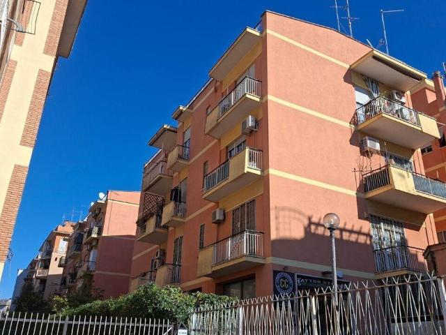 Via Casilina 991 trilocale 66mq