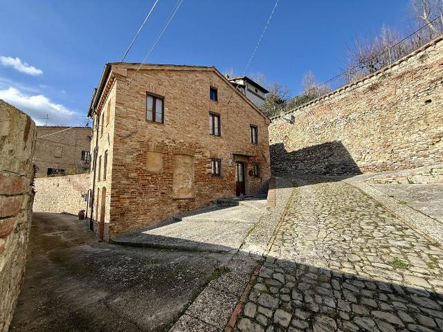 Via Castel Leone 85m² Amandola