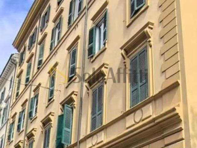 Via Castelfidardo 1869 5 vani 85mq