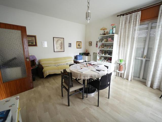 Via Castello 1 8 vani 290mq