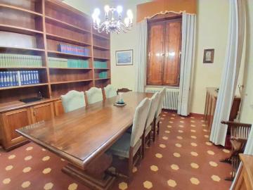 Via Castruccio Buonamici 7 vani 140mq