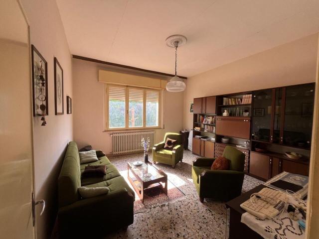 Via Cella 2 14 vani 250mq