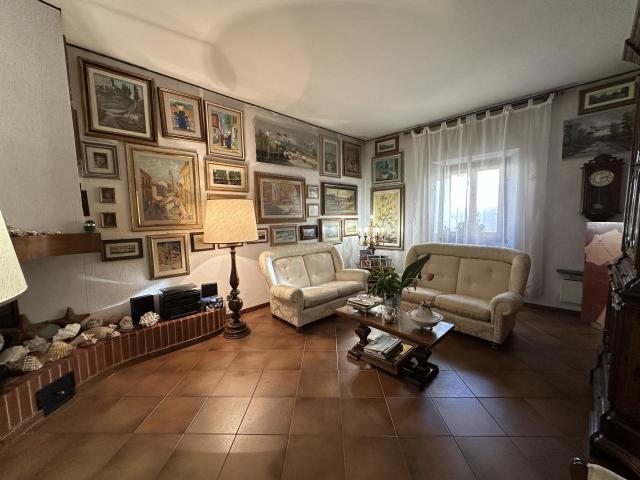 Via Cesare Battisti quadrilocale 120mq