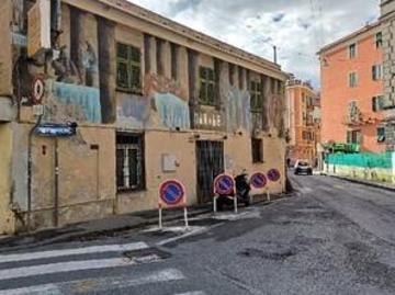 Via Chiaravagna 35 trilocale 75mq