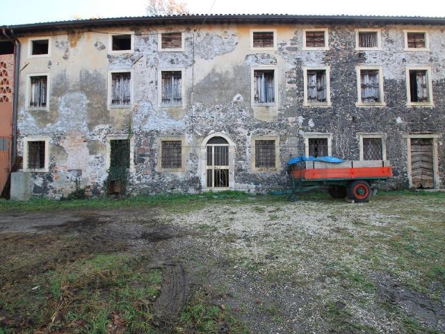 Via Chiesa Vecchia 39 9 vani 325mq