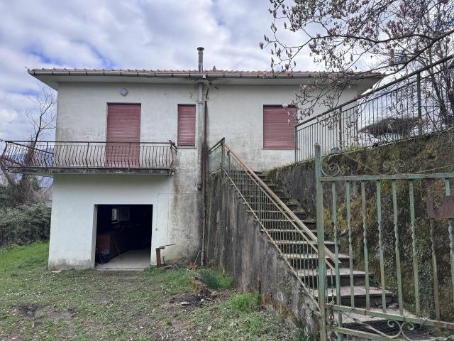 Via Ciazze 37 10 vani 184mq