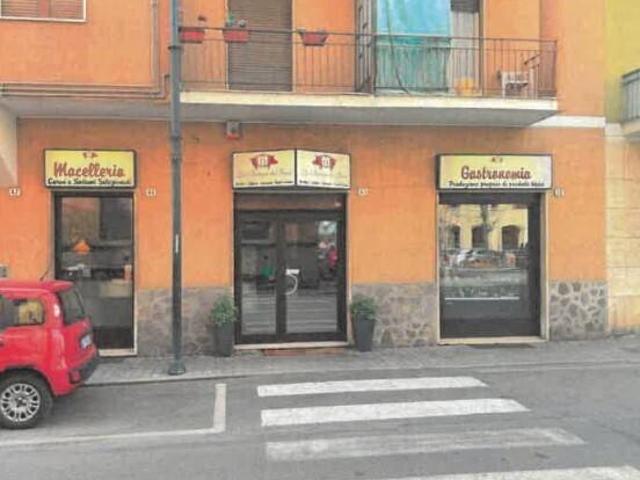 Via Crenna 17 bilocale 65mq