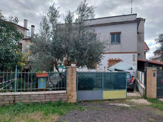Via Crispi trilocale 83mq