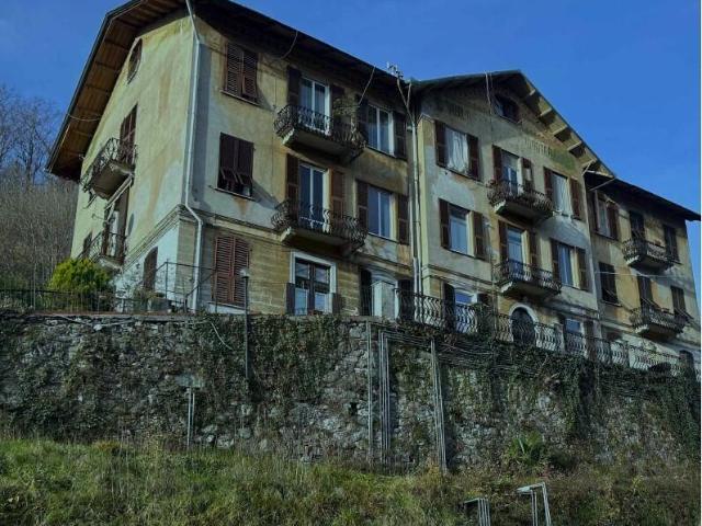 Via Croce Bianca 55 6 vani 142mq