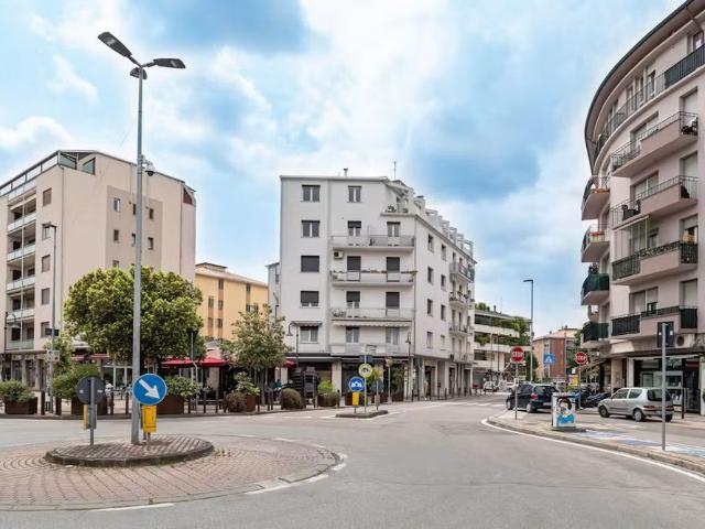 Via Curzola, Padova, Veneto 35135