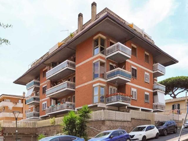Via A. Santovetti 15 5 vani 110mq