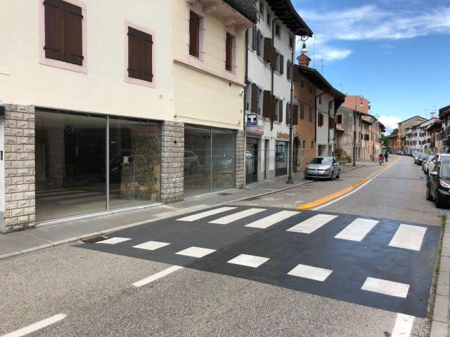 VIA ANTON LAZZARO MORO 12 10 vani 412mq