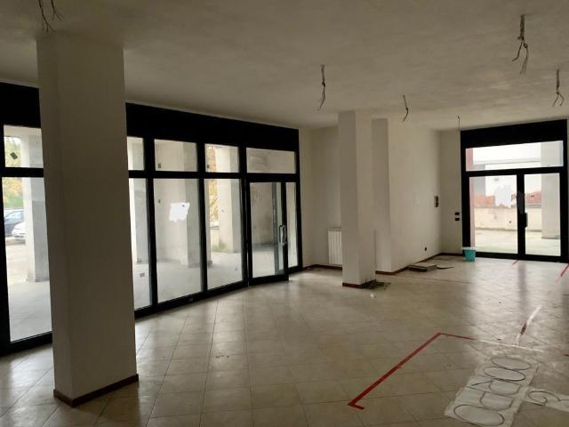 via antonio Gramsci monolocale 105mq