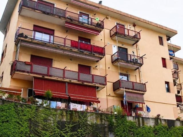Via Antonio Sant´Elia 127/2 5 vani 95mq