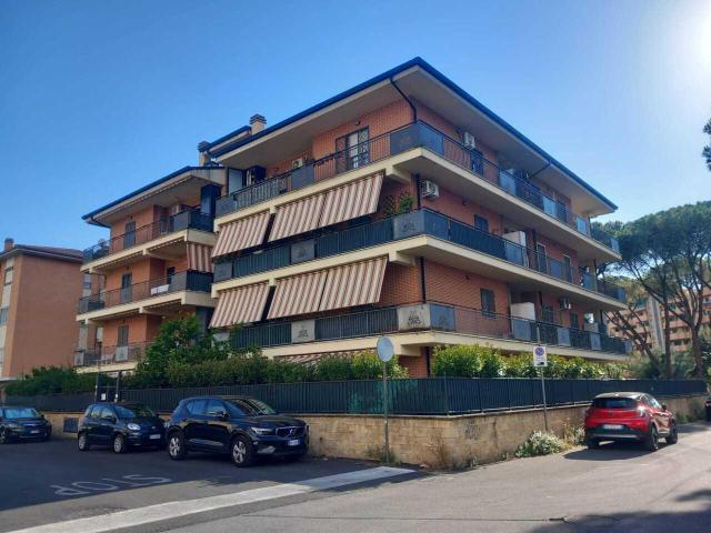 Via Andrea Bacci 9 trilocale 43mq