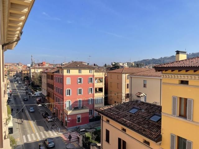 Via Andrea Costa COSTA SARAGOZZA / SARAGOZZA quadrilocale 142mq