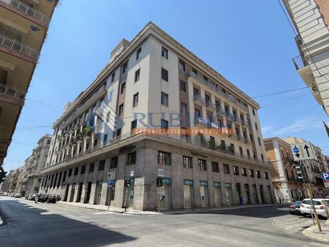 Via Andrea da Bari 27 7 vani 200mq