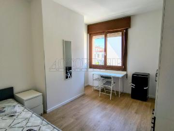 Via Annibale da Bassano 39 5 vani 10mq