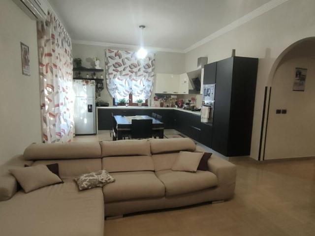 Via Abate Sant´Elia 26 5 vani 300mq