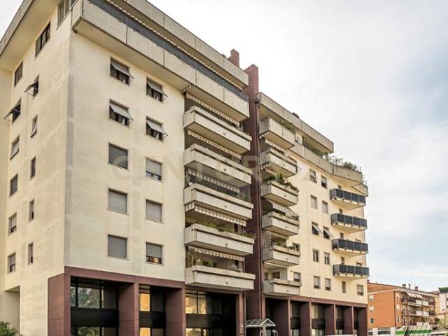 Via Adriano Cristofoli 40 7 vani 175mq