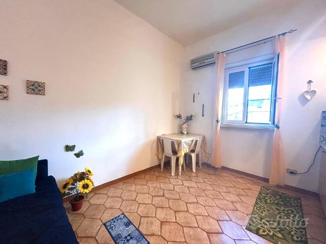 Via Agostino Todaro: bilocale arredato