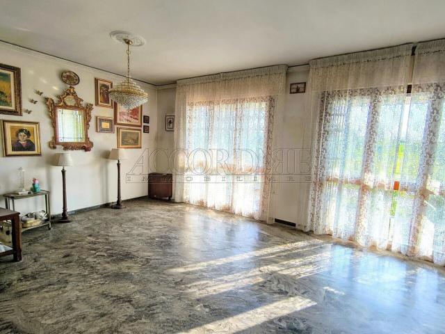 Via Altichieri da Zevio 6 vani 172mq