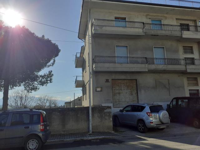 Via Alcide De Gasperi 16 122mq