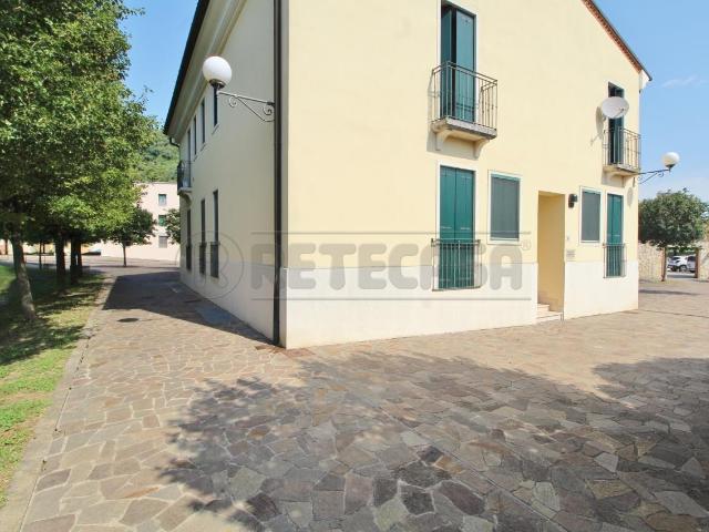 Via Alcide de Gasperi 80 9 vani 212mq