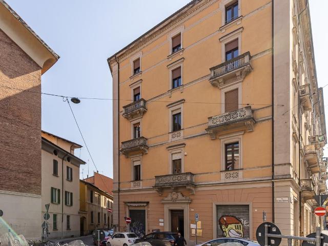 Via Alfonso Rubbiani 2 bilocale 49mq
