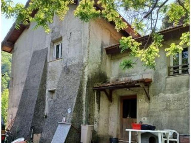 Via alla Stazione 16 9 vani 217mq