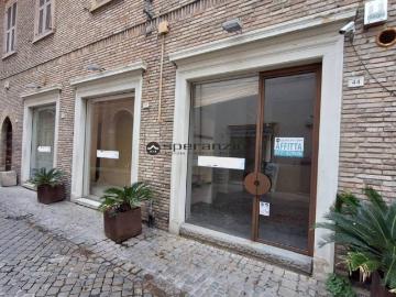 via arco d´augusto quadrilocale 117mq