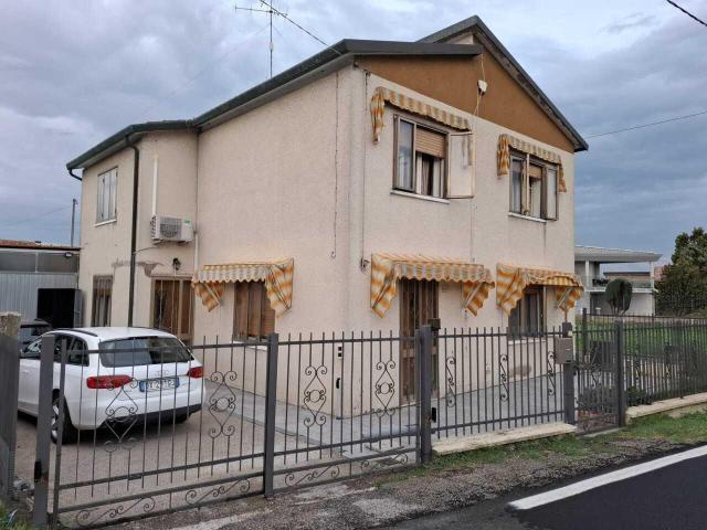 Via Argine Adigetto 7 vani 240mq