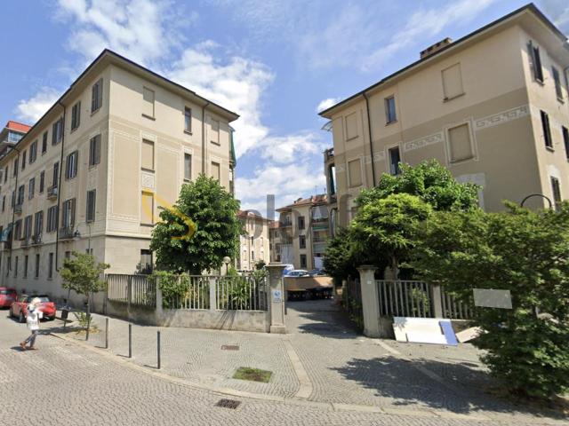 Via Arquata 13/19 trilocale 80mq