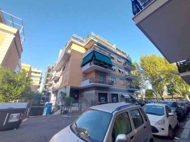 Via Ascanio Fenizi 71 trilocale 105mq