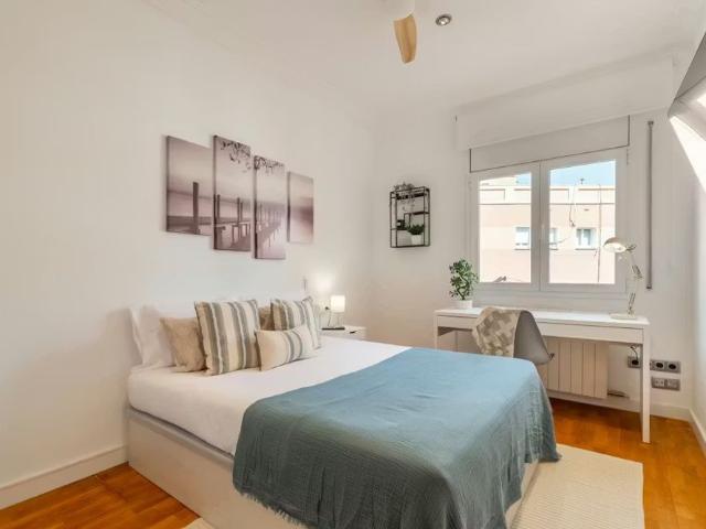 Via Augusta, Barcelona, Catalonia 08017