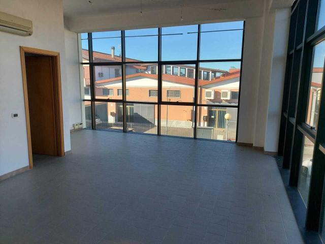 Via Aurelia monolocale 57mq